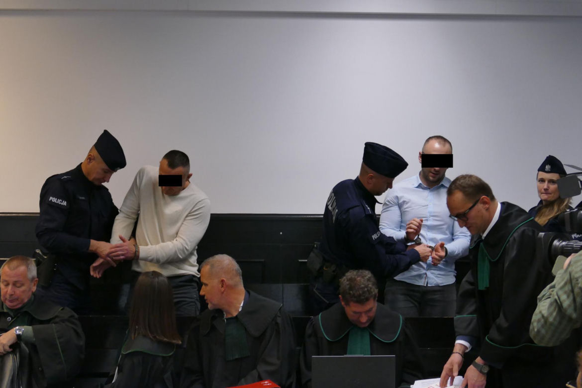 Sprawcy strzelaniny na myjni samochodowej stanęli przed sądem. Proces przybrał nieoczekiwany obrót
