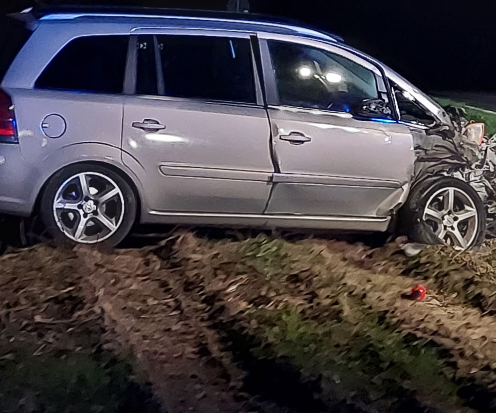 PILNE! Wypadek dwóch aut na trasie Starachowice - Tychów. Droga zablokowana