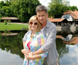 NAD ROZLEWISKIEM. Małgosia (Joanna Brodzik), Konrad (Piotr Grabowski)