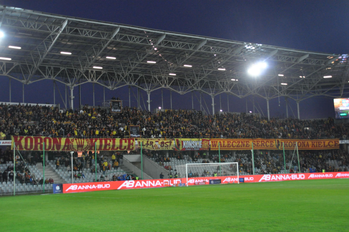 Korona Kielce - Legia Warszawa. Zdjęcia kibiców na Suzuki Arenie