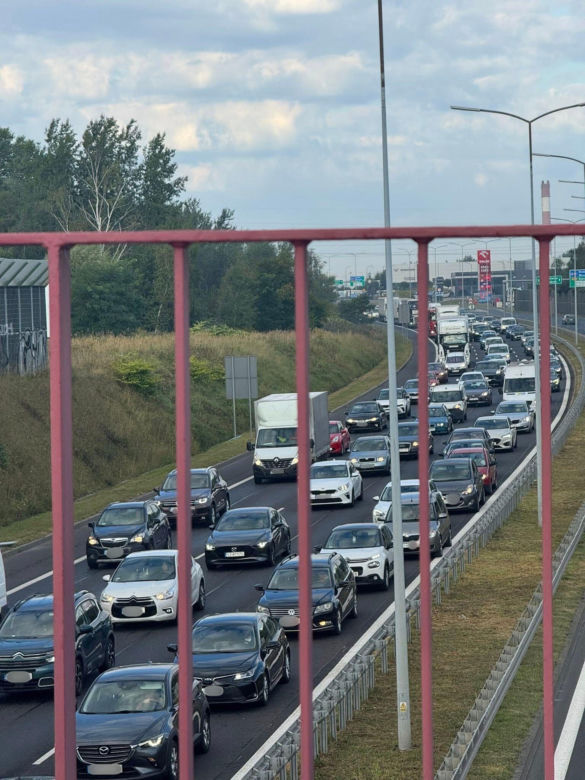 Poranny paraliż na DTŚ. Zderzenie dwóch pojazdów zablokowało trasę w kierunku Katowic