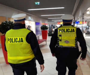 Czerwona strefa. Wszedł do sklepu w Grudziądzu bez maseczki. Interweniowała policja