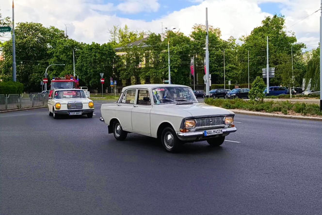 Parada zabytkowych pojazdów w Szczecinie