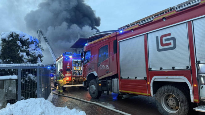 Pożar hali magazynowej w Skawinie