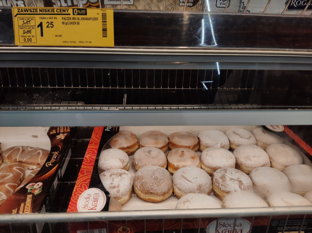 Tłusty Czwartek 2023: Sprawdziliśmy, ile zapłacimy za pączki w rzeszowskich marketach