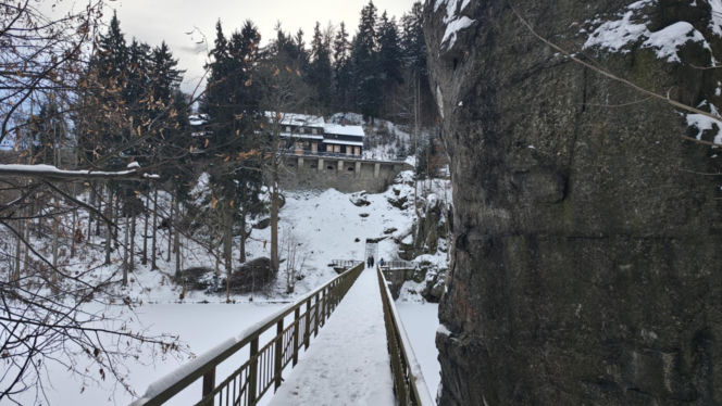 Perła Zachodu zimą zachwyca. Ten kultowy szlak prowadzi do schroniska nad przepaścią