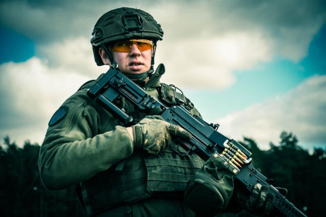 Żołnierze 10 Wrocławskiej Brygady Łączności na poligonie. Intensywne szkolenie i strzelanie z karabinów BOR