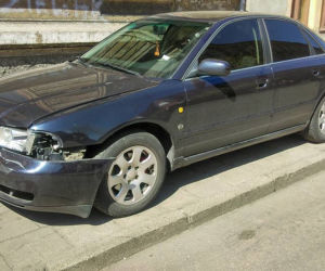 W centrum Bydgoszczy motocykl zderzył się z audi.