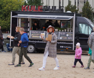 Festiwal Food Trucków 2021. Restauracje na kółkach zaparkowały na Wyspie Młyńskiej