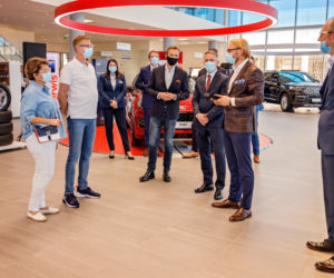 Ford Mustang Mach-E - pierwsze auta trafiają do klientów