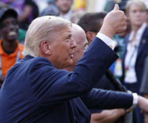 Donald Trump idzie na wojnę handlową z Kanadą. Ustalił 50-procentowe cła na towary 