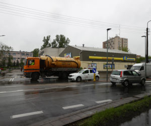 Ulice Warszawy popłynęły po ulewie