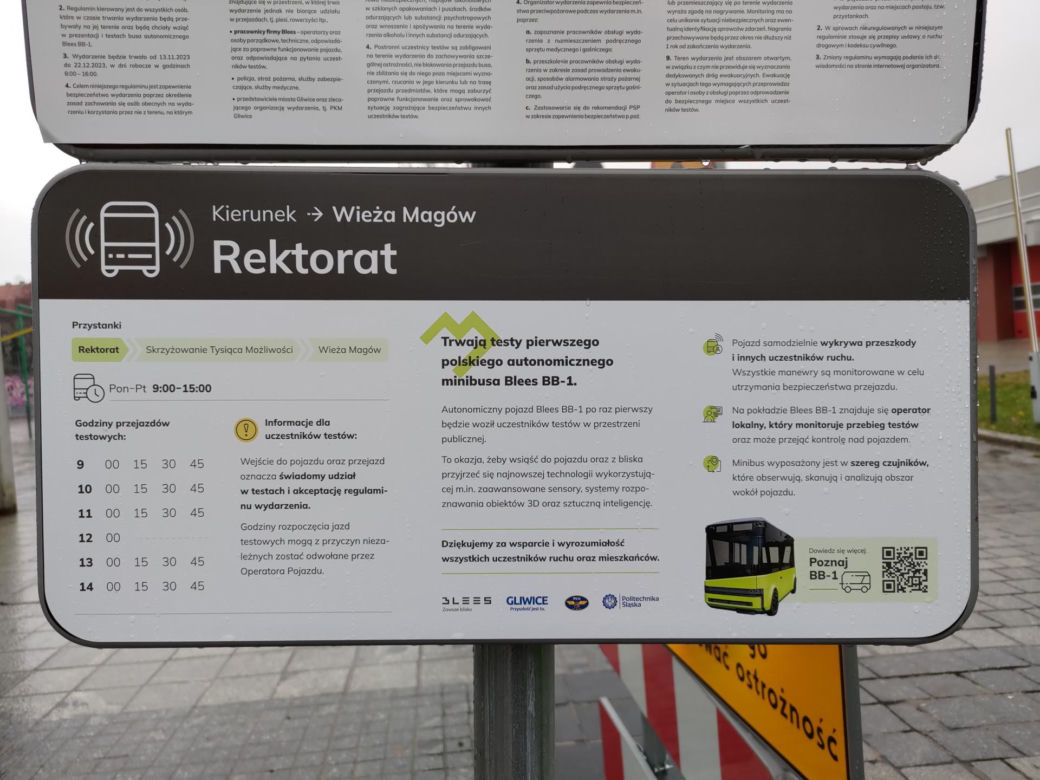Bus bez kierowcy wozi ludzi