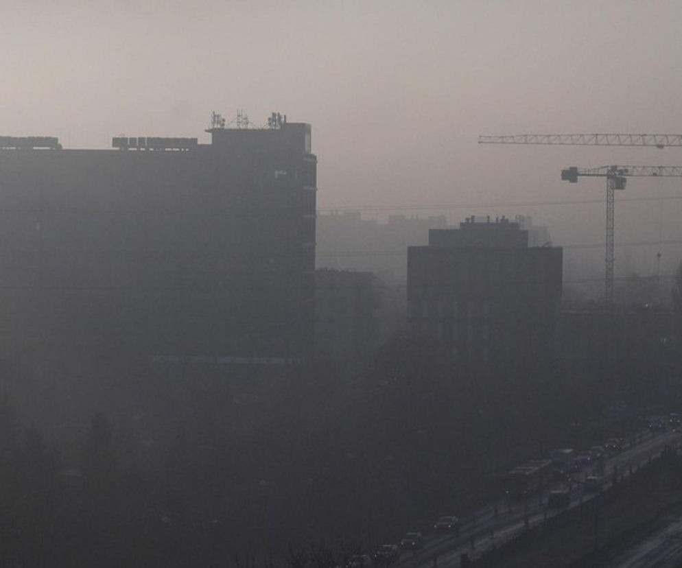 Fatalna jakość powietrza w Polsce. RCB wysłało pilny alert dla czterech województw!