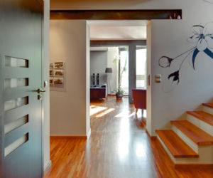 Dom typu kostka z lat 50. został przebudowany