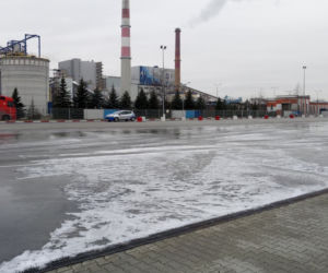 Na drogach ślisko. Jest więcej wypadków. Jak temu zapobiec?
