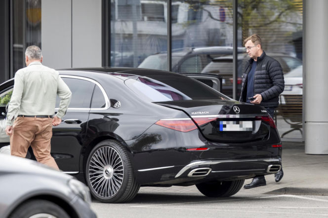 Ekstraklasa. Właściciel Widzewa Łódź przyłapany na lotnisku. Tajna misja ratunkowa