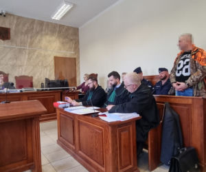 Wysadzili w powietrze dom nowożeńców z Sosnowa. Teraz tłumaczą się przed sądem