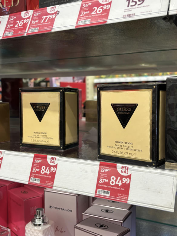 Wyprzedaż perfum w Rossmannie