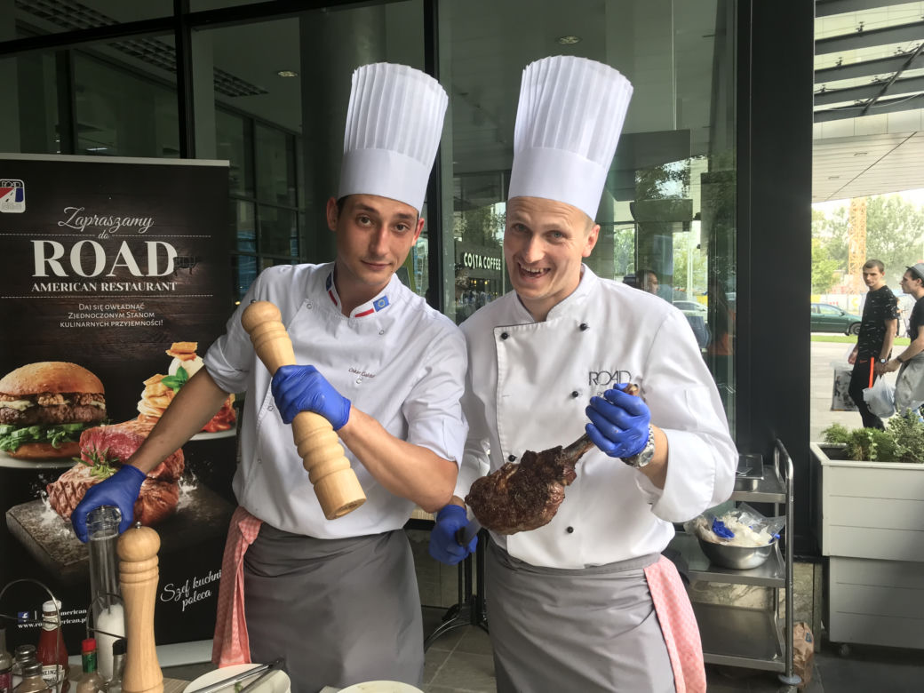 ESC na grillu w Road American Restaurant