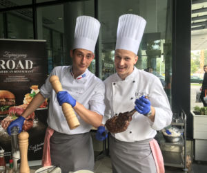 ESC na grillu w Road American Restaurant