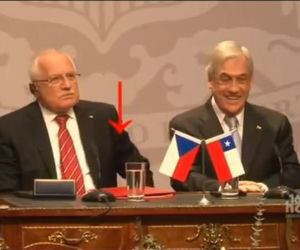 Prezydent Czech Vaclav Klaus ukradł pióro?