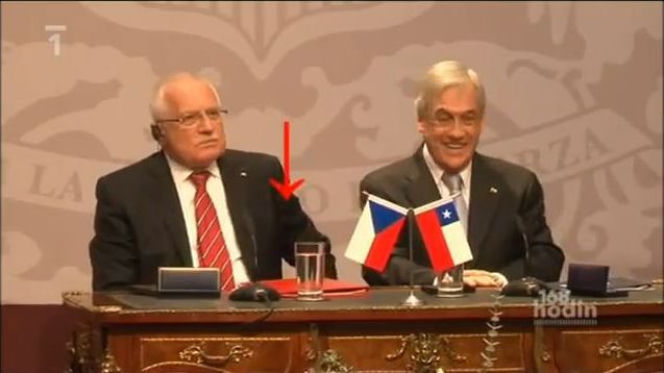 Prezydent Czech Vaclav Klaus ukradł pióro?