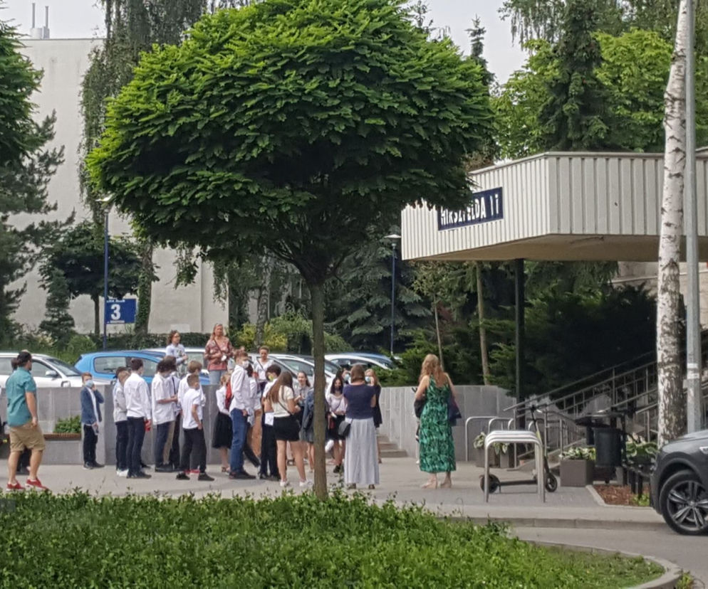 Egzamin ósmoklasisty 2020. Przecieki - język polski. Co dzieje się w szkołach? [RELACJA]
