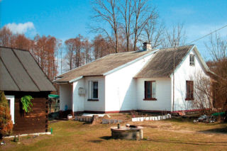 Zaczęli od eternitu na dachu. Tak zmienił się stary dom