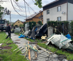 Śląskie: Trąba powietrzna zniszczyła ponad 20 domów. Ekspert wyjaśnia jak to możliwe [ZDJĘCIA, WIDEO]