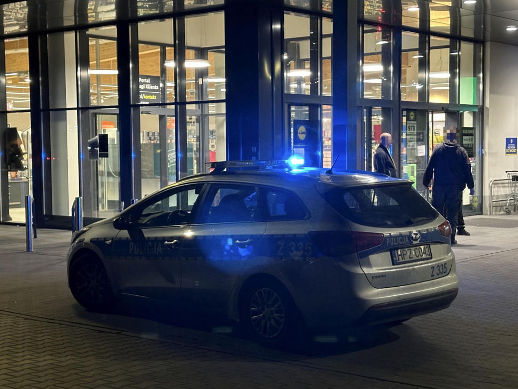 Wypił kradzione 0,7 na hejnał i zmarł w sklepie