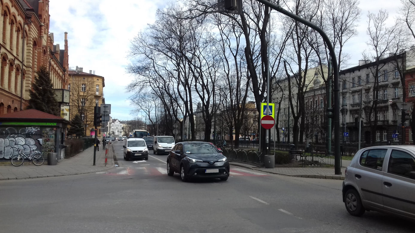Kraków: Urzędnicy zabrali jeden pas na Dietla i zrobili tam... parking