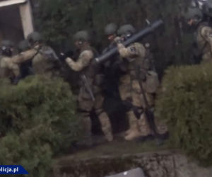 Przemycili 15 ton marihuany i sprzedali 300 kg amfetaminy. Zatrzymano grupę związaną ze środowiskiem pseudokibiców [ZDJĘCIA]