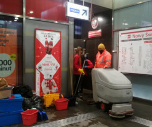 Woda zalała policję w metrze