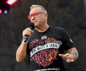 Jerzy Owsiak na przestrzeni lat. Tak zmieniał się jego charakterystyczny wizerunek
