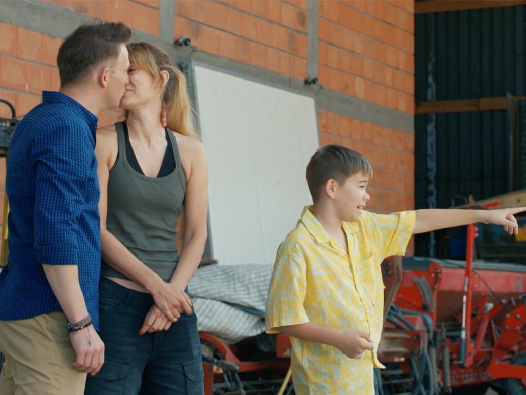 Barwy szczęścia, odcinek 3111: Łukasz (Michał Rolnicki), Ksawery (Bartosz Gruchot), Celina (Orina Krajewska)