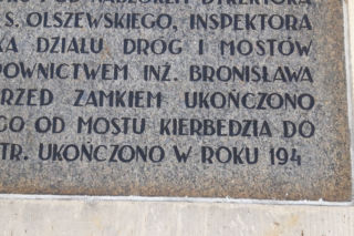 Ukończono w roku 194”. Konserwator zabytków wyjaśnia zagadkę tablicy na bulwarach wiślanych