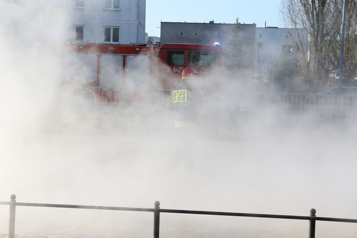 GALERIA-Awaria rury ciepłowniczej na Sadybie w Warszawie