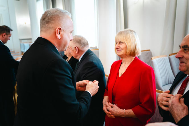 Złoty Gody par małżeńskich w Siedlcach - wręczenie pamiątkowych medali