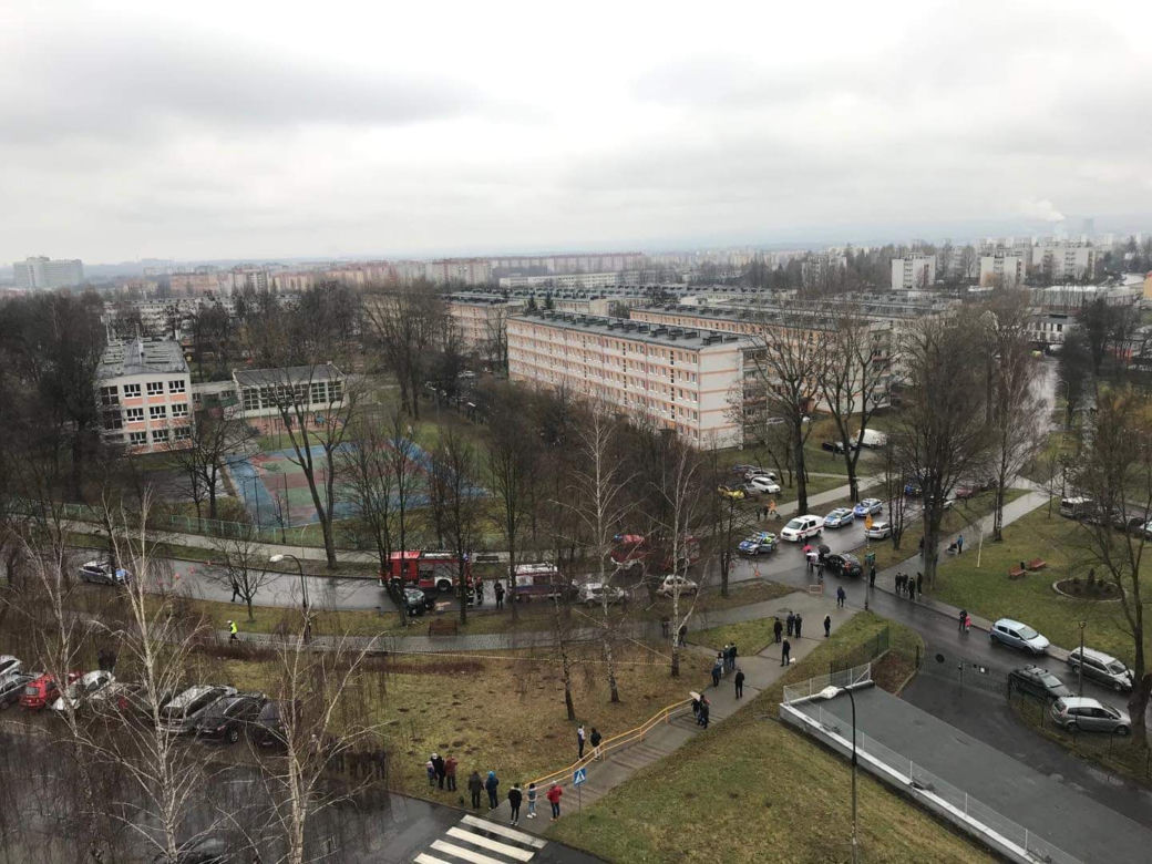 KOSZMARNY wypadek w Krakowie! Młody kierowca zginął na miejscu 