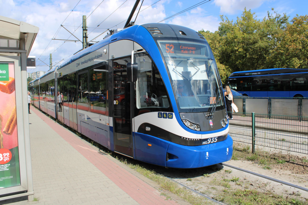 Pan Leszek wpadł pod tramwaj i stracił nogę. Walczy o rentę przed sądem