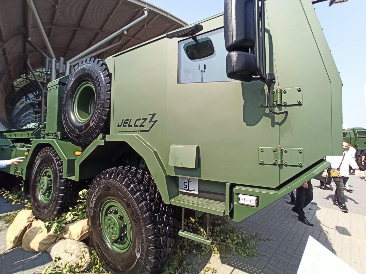 Więcej Polski w polskim Jelczu? Rozmowy o nowych mostach napędowych od SKB Drive Tech i pomyślne zakończenie planu naprawczego