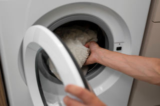 Pralki pod lupą inspekcji. Jeden błąd, ale ważny sygnał dla sklepów
