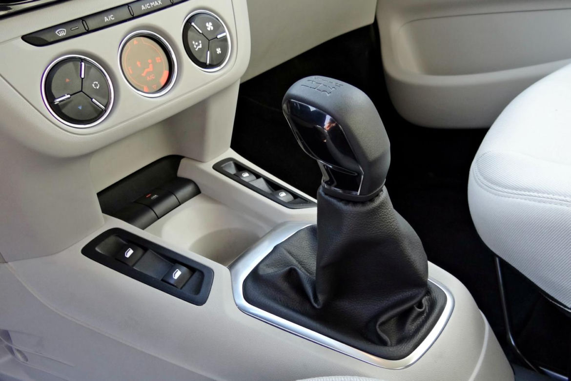 Peugeot 301