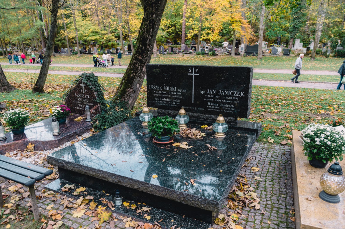 Transparent nad grobem Anny Walentynowicz