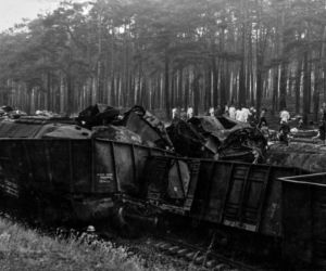 Katastrofa kolejowa w Otłoczynie. Koło Torunia zginęło 67 osób - archiwalne zdjęcia
