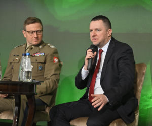 Konferencja Portalu Obronnego „Odporność cyfrowa i informacyjna Polski. Wyzwania w dobie wojny hybrydowej. Drugi panel