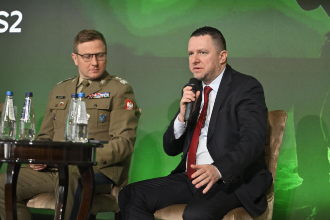 Konferencja Portalu Obronnego „Odporność cyfrowa i informacyjna Polski. Wyzwania w dobie wojny hybrydowej". Drugi panel
