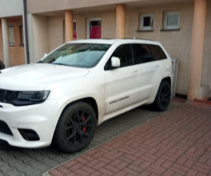 Jeep skradziony w Niemczech odnalazł się w Warszawie. Wraz z nim poszukiwany 32-latek