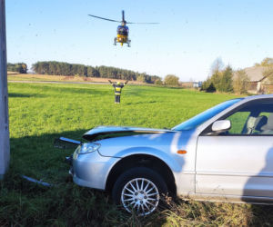 Wypadek śmiertelny w Nowowoli. Nie żyje kierowca mazdy [ZDJĘCIA]
